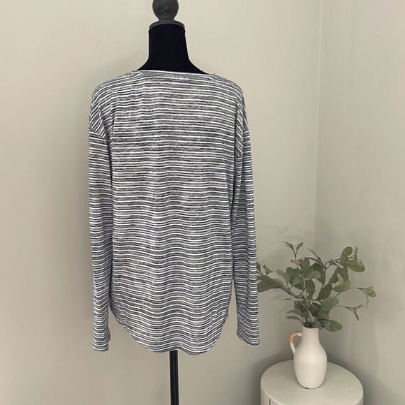 GAP Long Sleeve Top. Women’s Size Medium - Picture 4 of 7